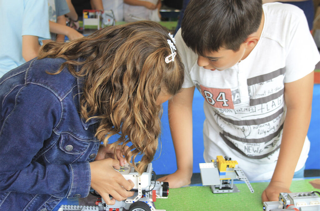 Tot a punt per a la primera edició de CATBOT, la fira de robòtica educativa